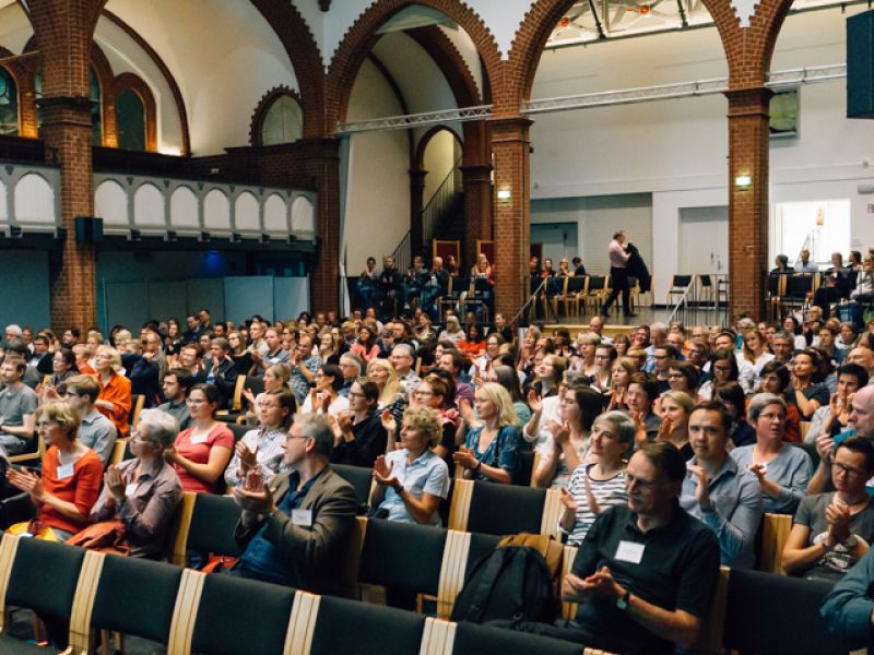 Publikum applaudiert